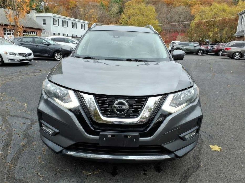 Nissan Rogue SL      2018