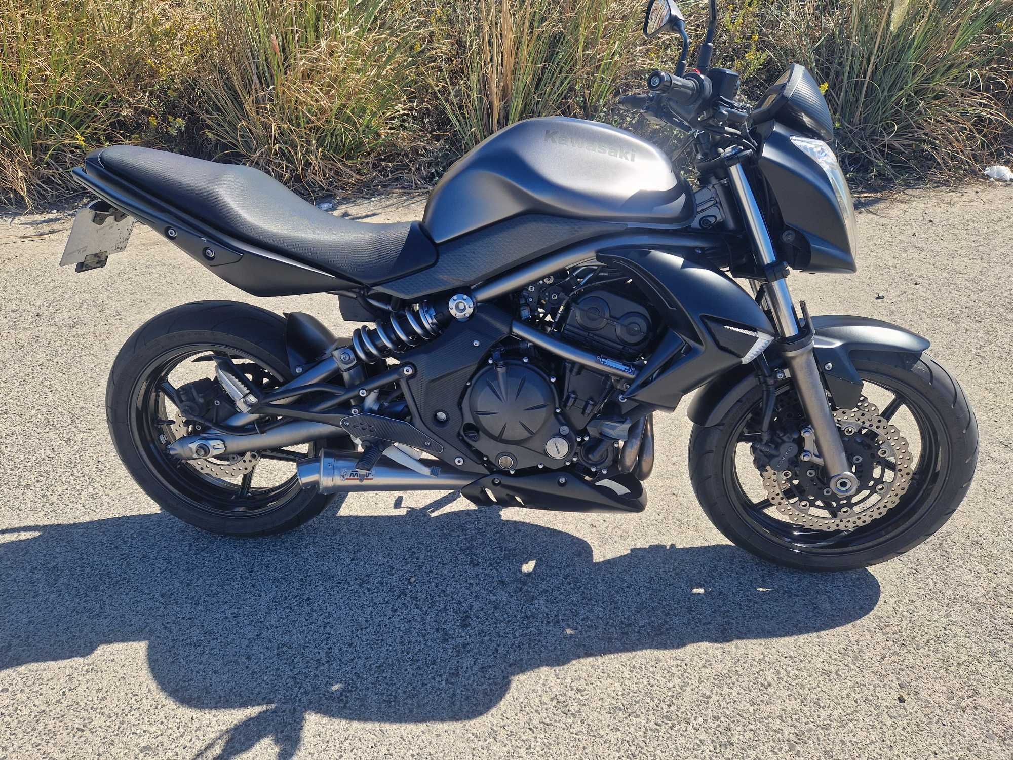 Moto Kawasaki ER6N