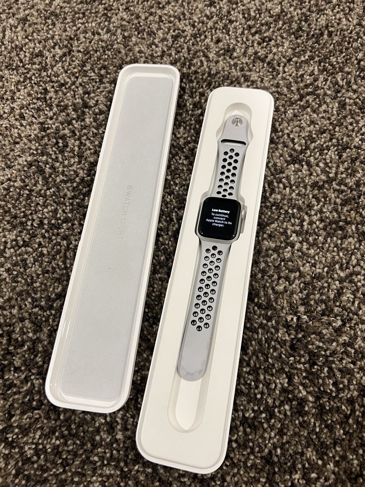 Apple Watch Serie 5 Nike