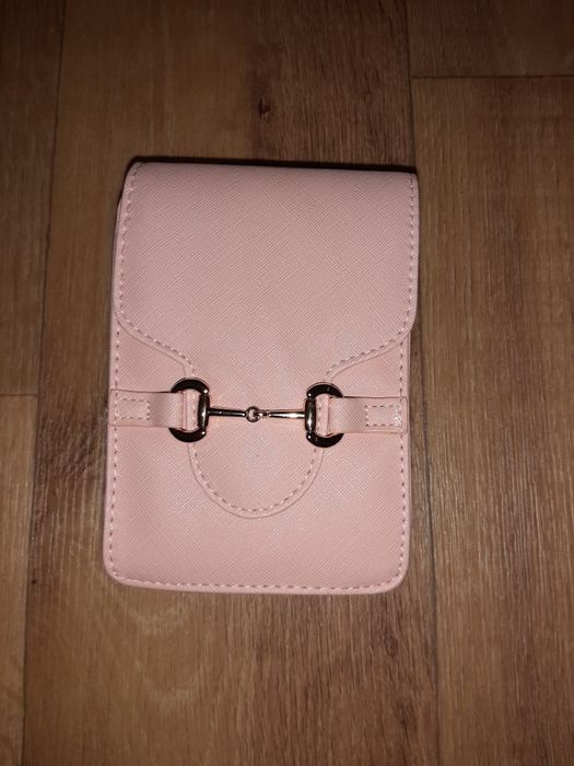 Сумочка для телефону від Loreal