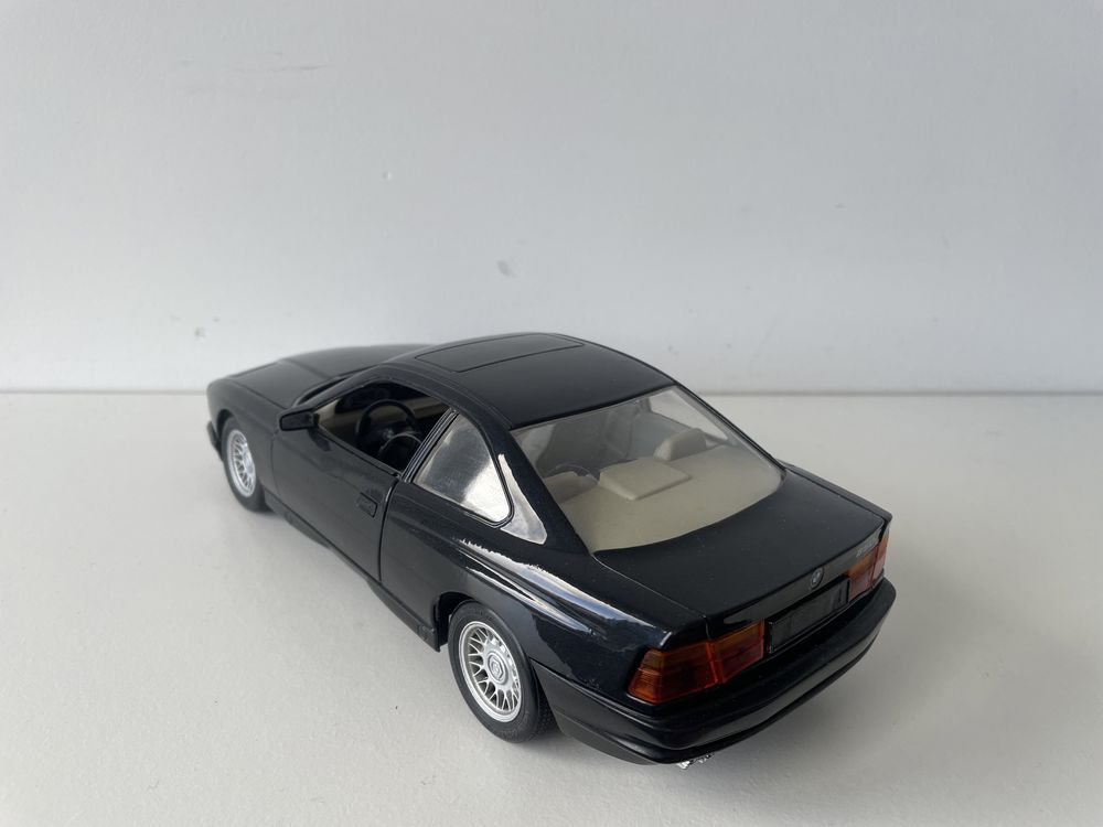139. Model BMW 850i E31 1:18 Maisto (nie bburago welly)