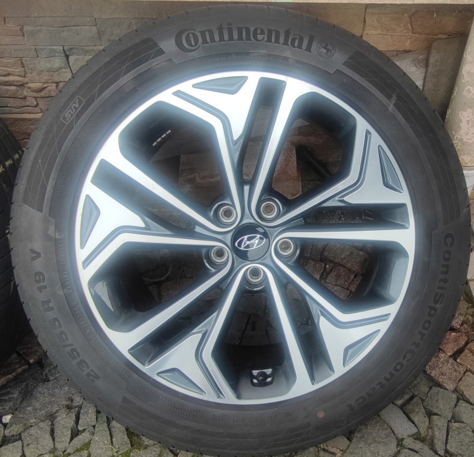 Felgi z oponami Hyundai Santa Fe Kia Sorento 8x19 ET51 5x114,3