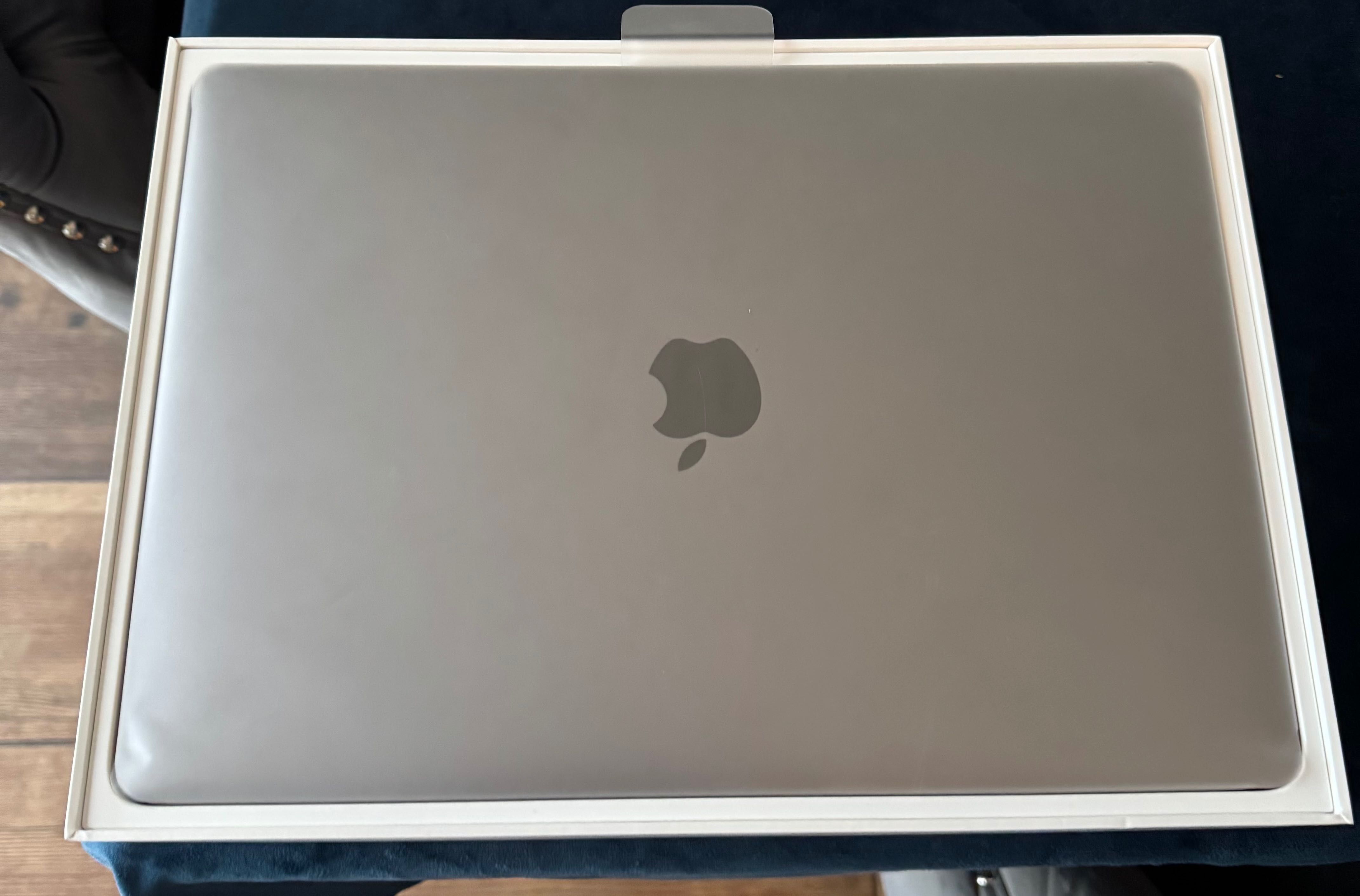 Apple MacBook Pro 13" A1989  i5-8259U 8GB 256GB SSD