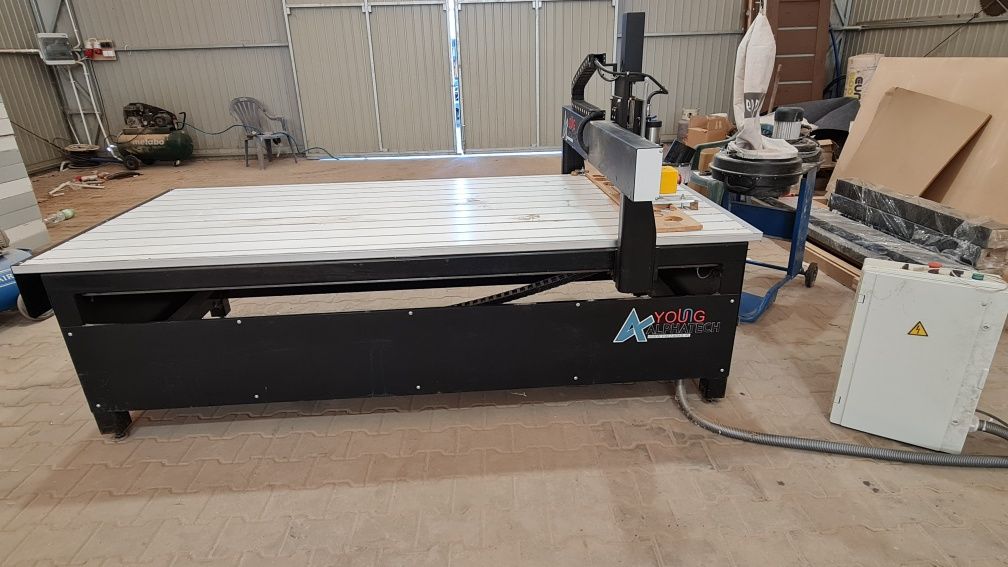 Frezarka CNC Alphatech Polecam