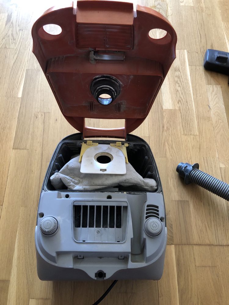 Пилосос порохотяг sansung 1800 w sc4181 під ремонт