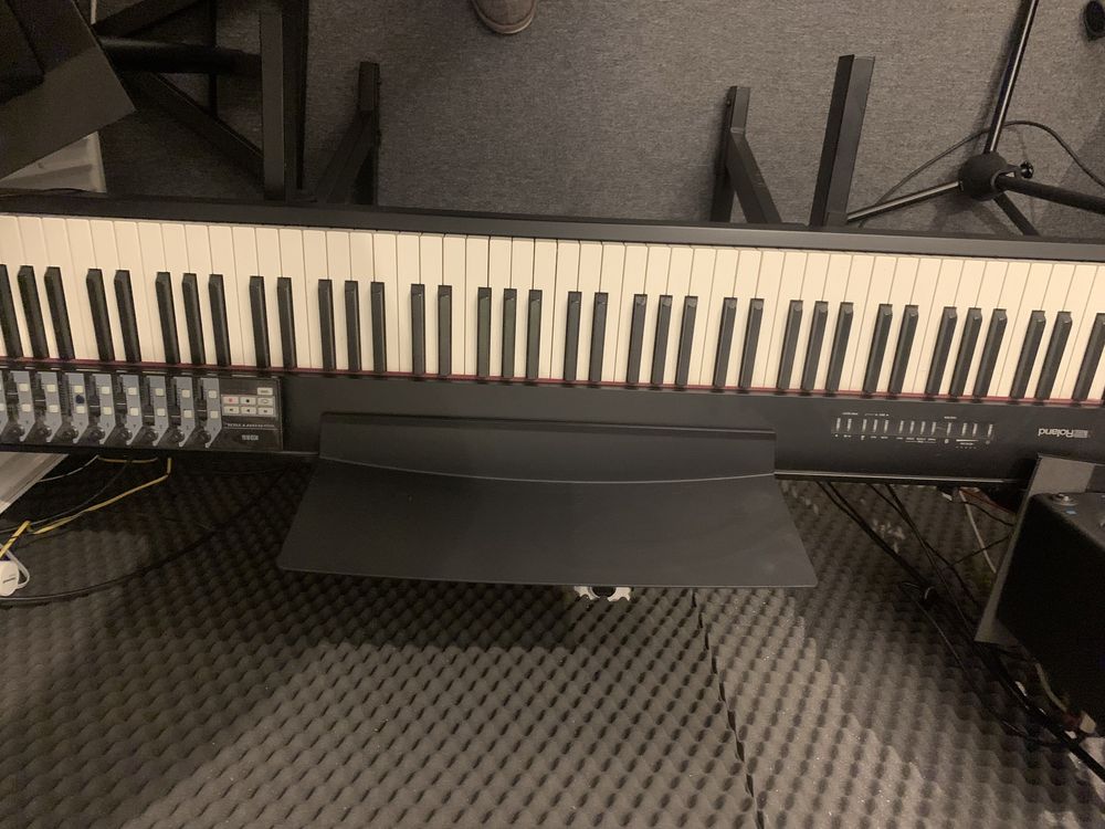 Pianino Roland FP-30