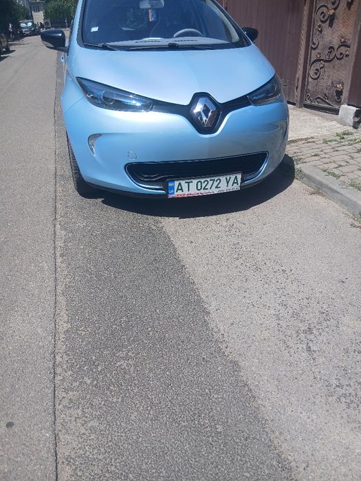 Продам рено зое електромобіль 2013 року