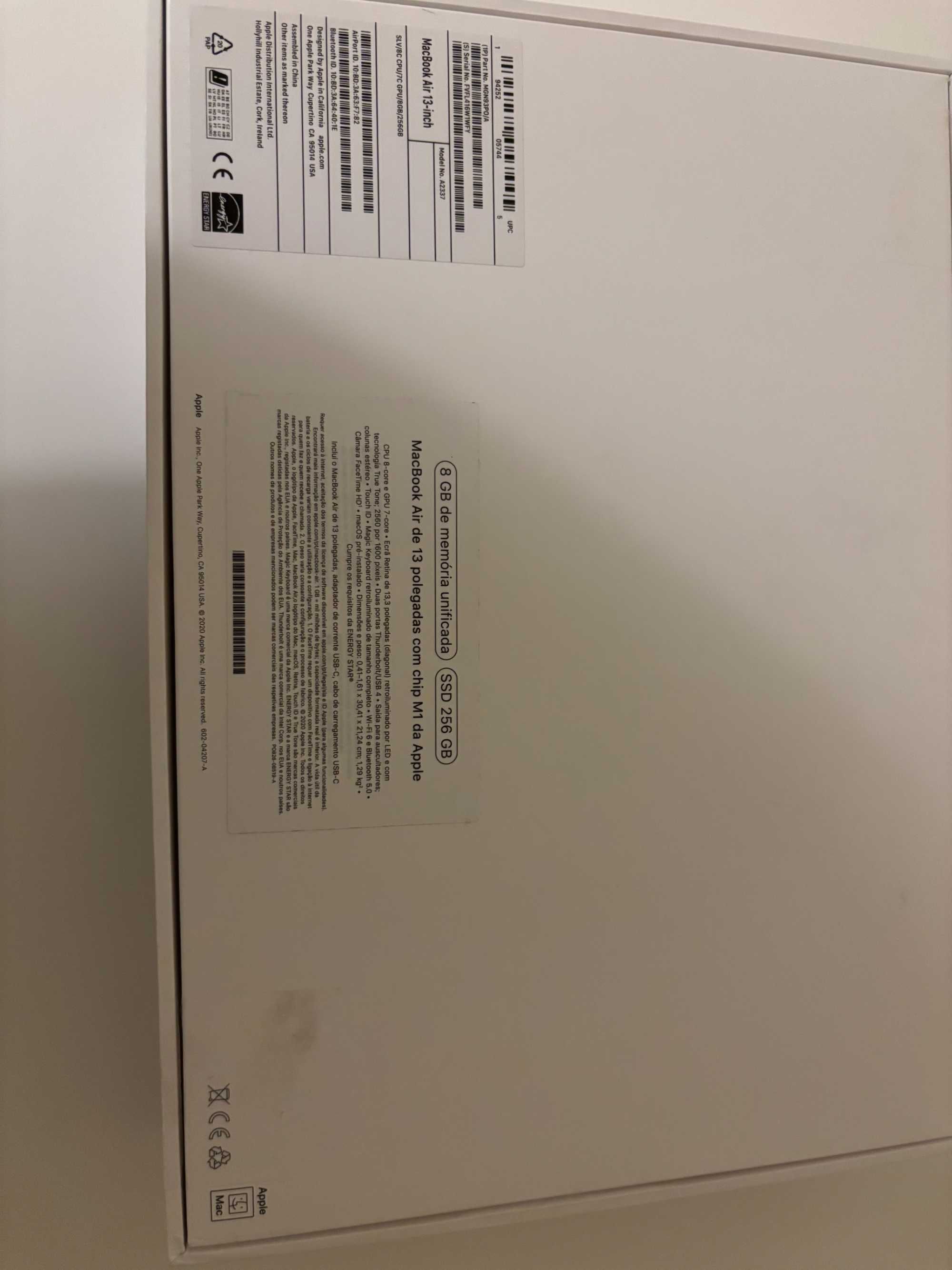 Macbook Air M1 256 SSD 8-GB  + teclado e rato apple