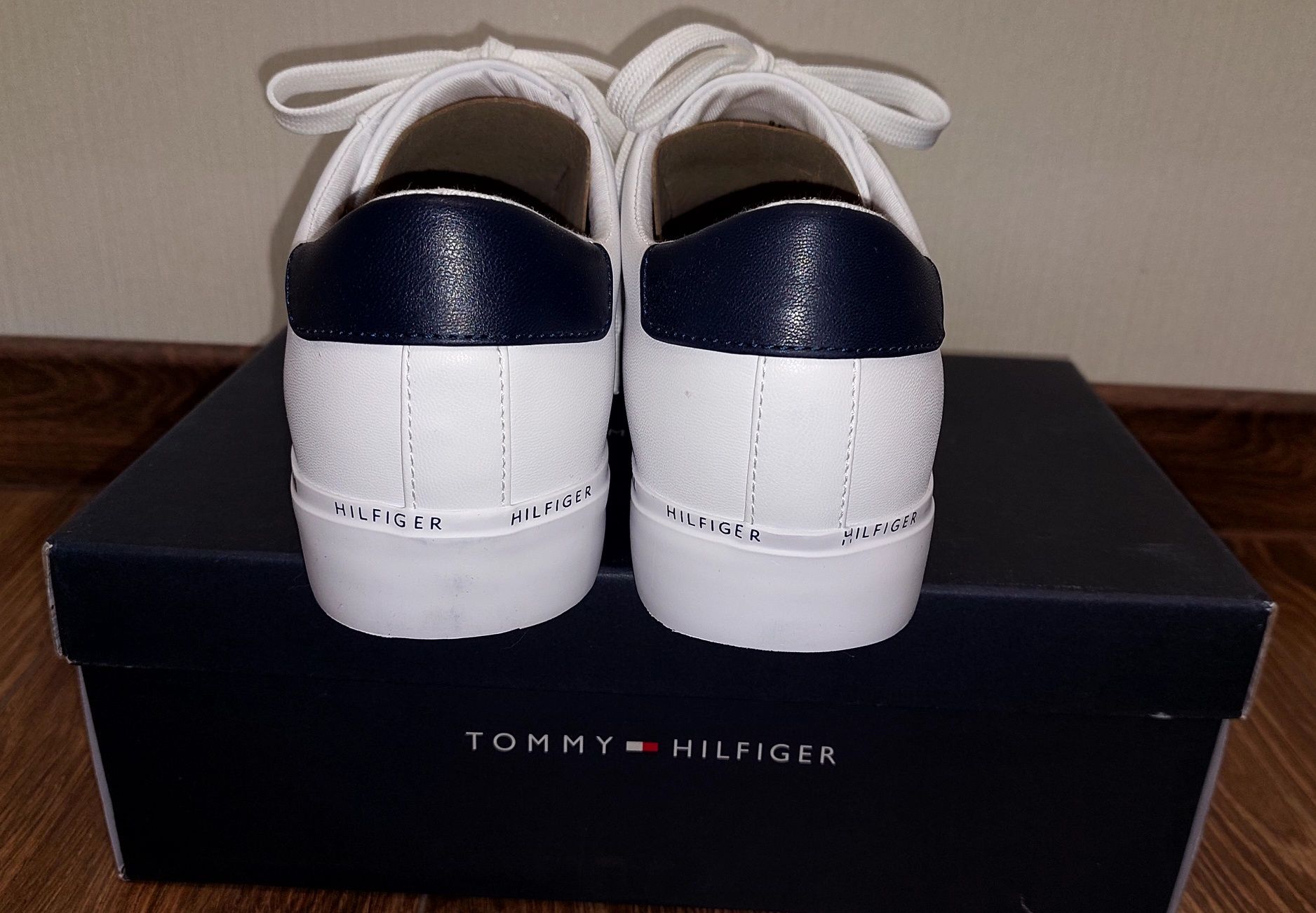 Снікерси Tommy hilfiger