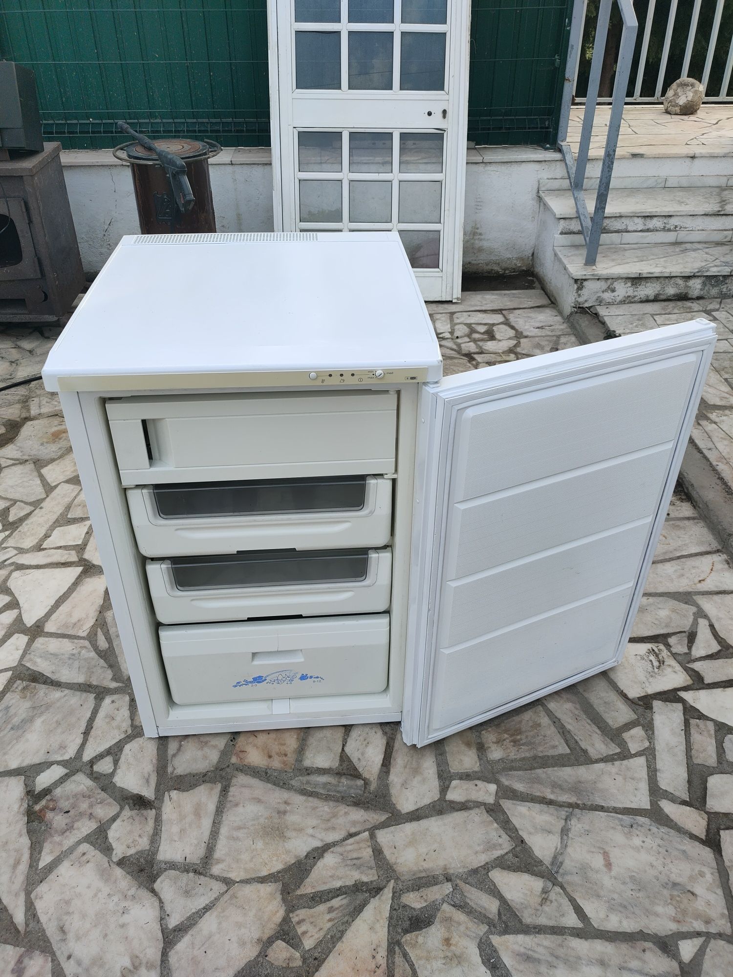 Whirlpool Arca Congeladora Vertical
Em Excelente Estado