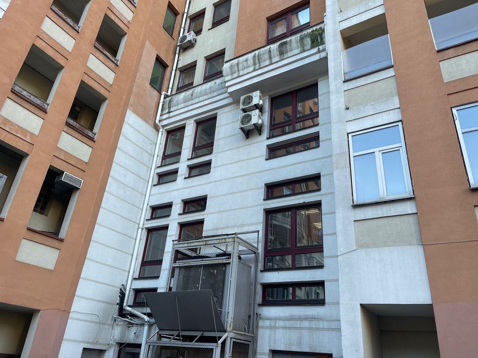 Продаю квартиру Шота Руставелі 44 2к центр 86 кв.м.
