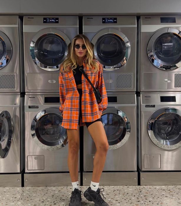 Жіноча рубашка в клітинку