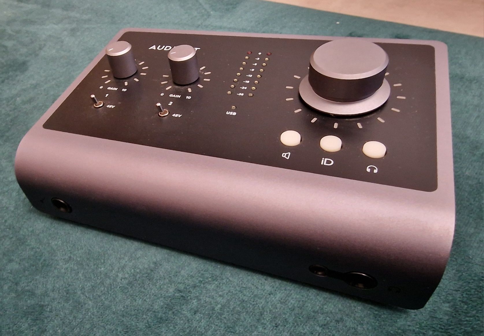 Audient iD14 MKII - interfejs audio
