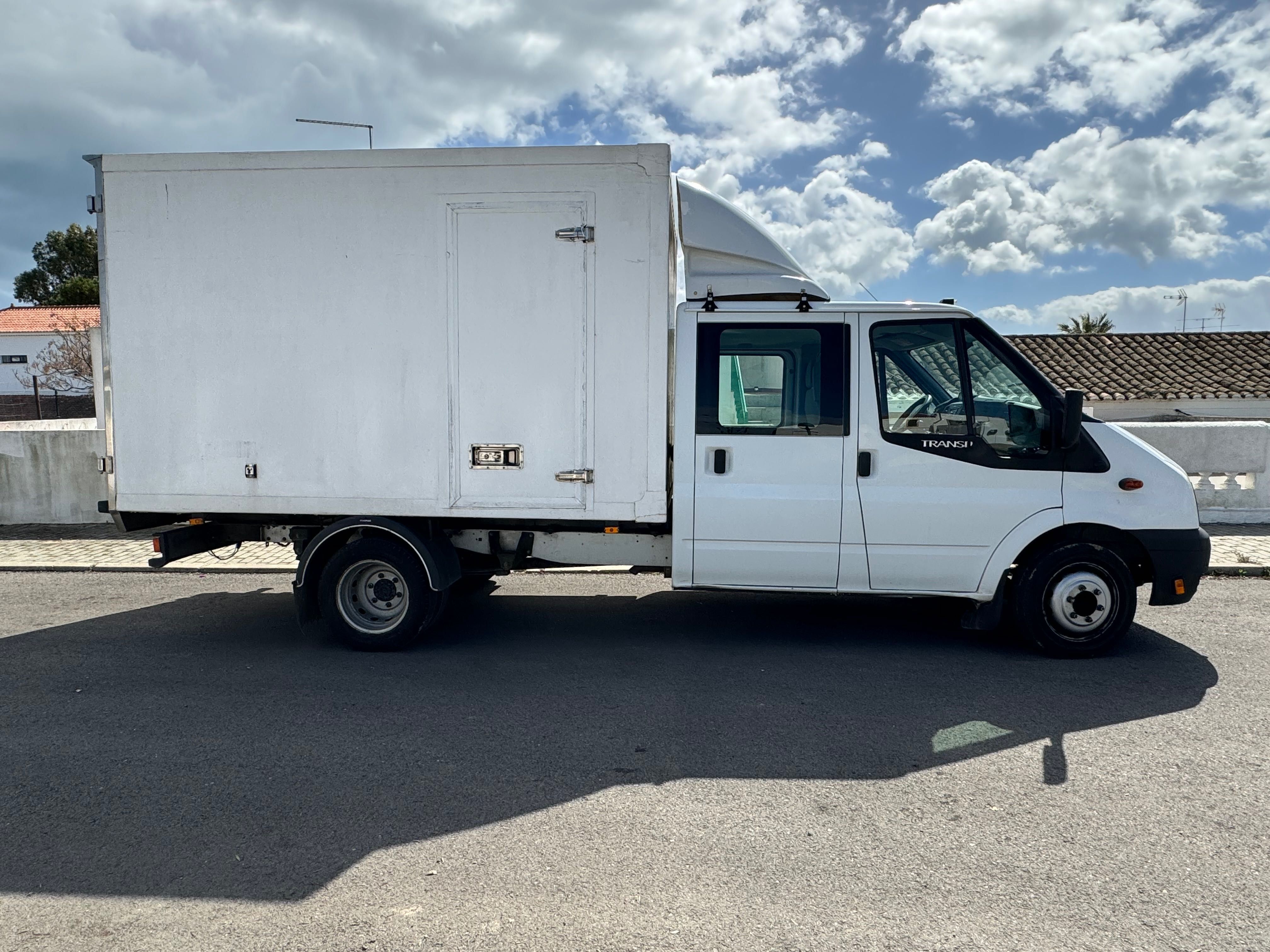 Ford Transit caixa fechada