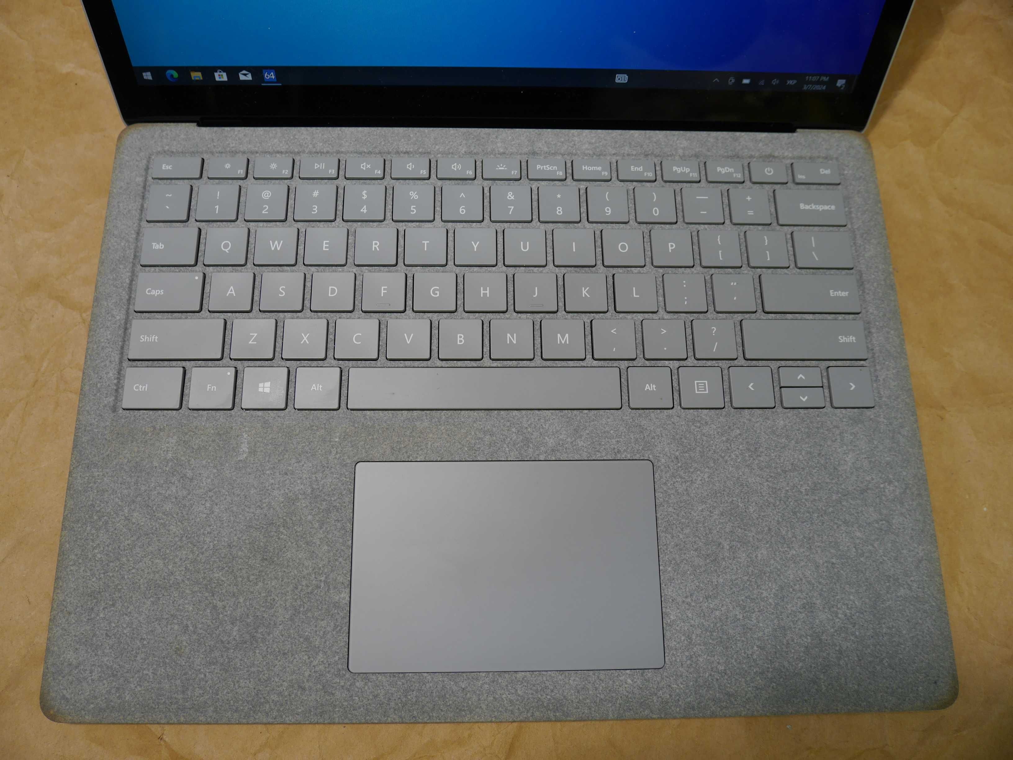 Ультрабук Surface Laptop 2 i5-8350u/8GB/256GB/13.5" QHD /1.25 кг