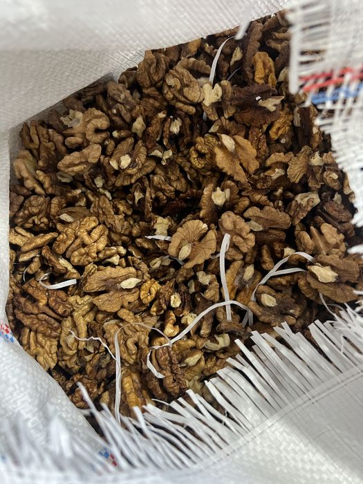 Горіх чищений грецький. Колір ЯНТАР.