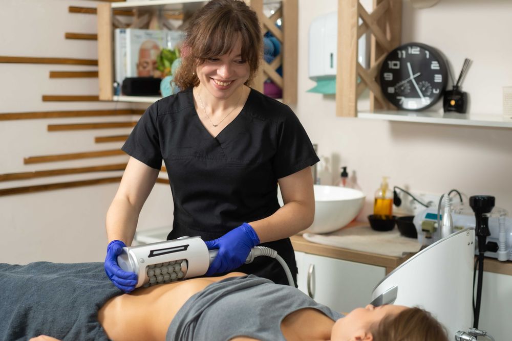 Масаж дівчатам/класичний/антицелюлітний/Ендосфера/Вакумний/Пресотерапі