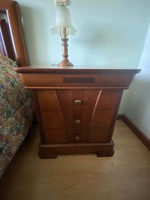 Quarto de casal em madeira maciça cerejeira