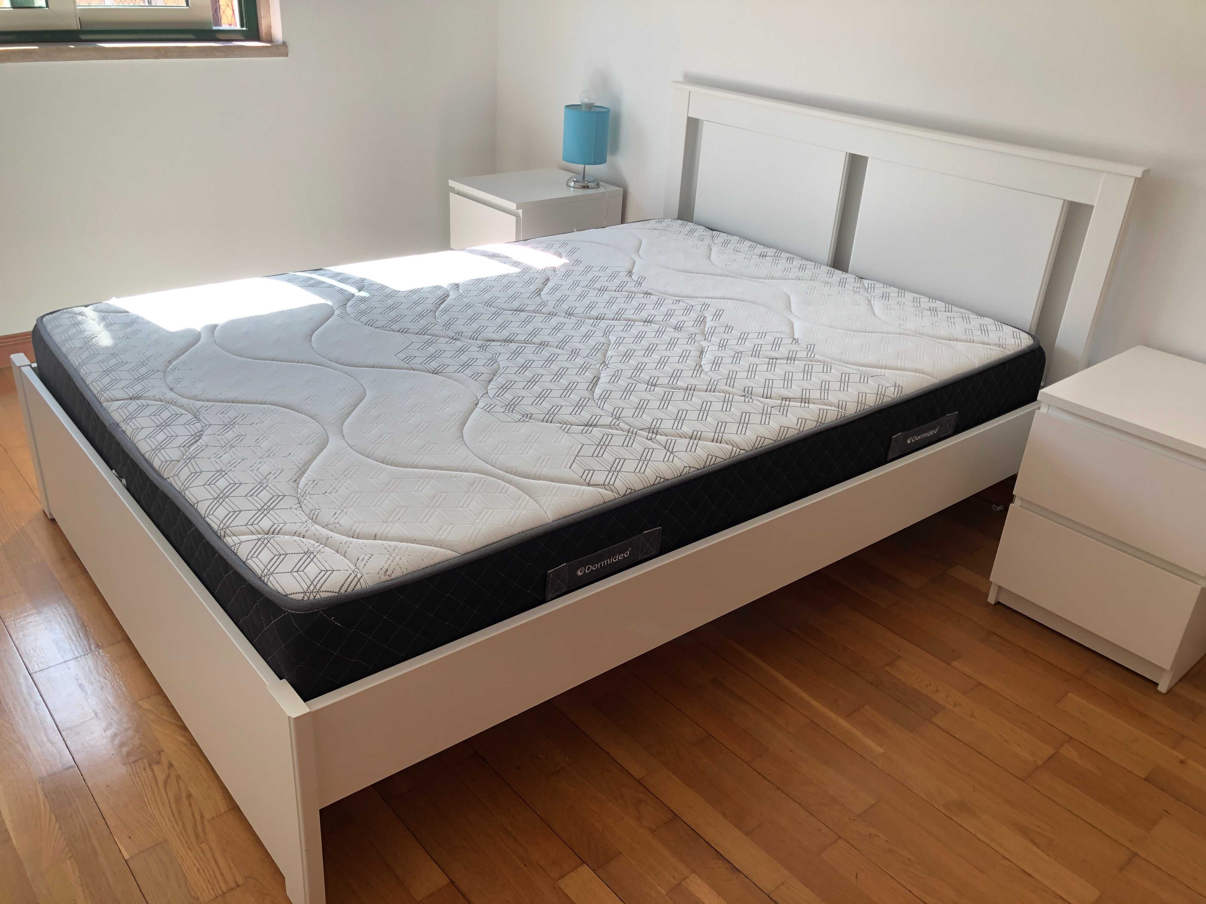 colchao molas ensacadas  140x200 cm condição perfeita , tem um ano