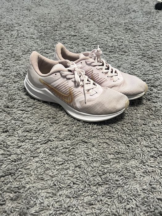 Жіночі кросівки Nike