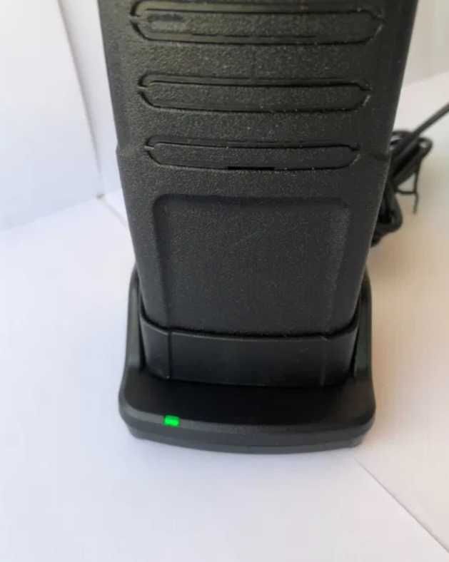 Зарядное устройство Зарядка для рации Motorola XT420