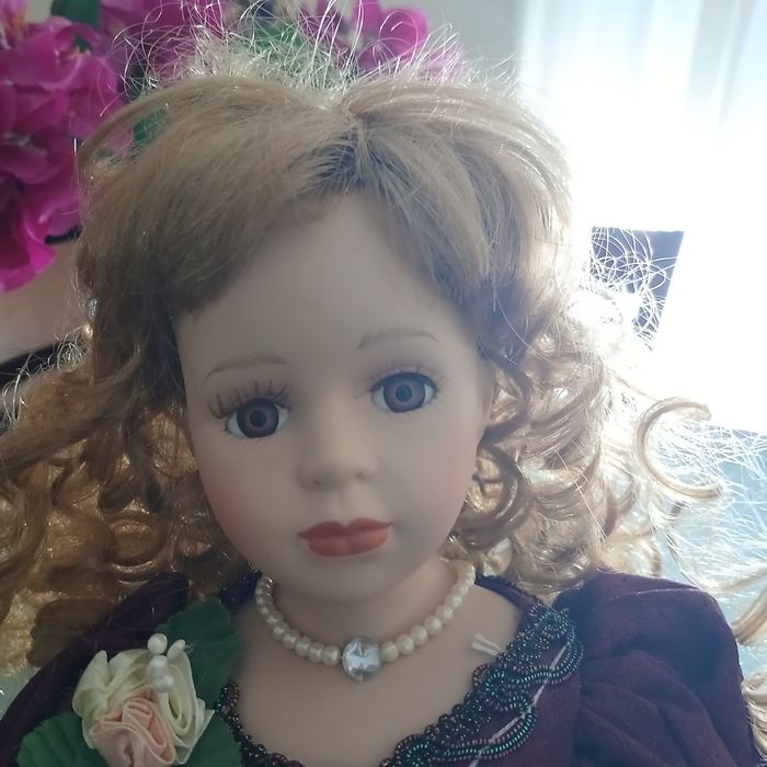 Boneca de porcelana