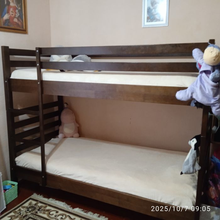 Продам двох ярусне дитяче ліжко