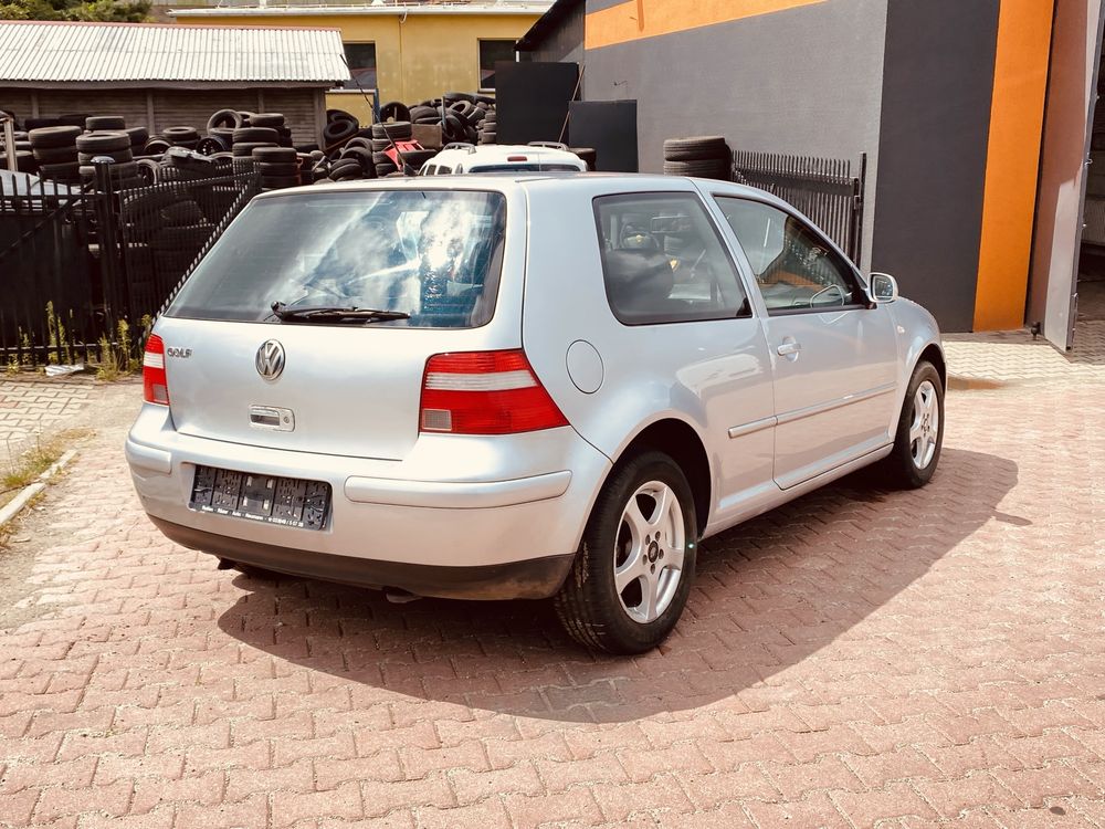 Sprzdam vw golf 4 rok 2003 poj 1.4 16 v zadbany