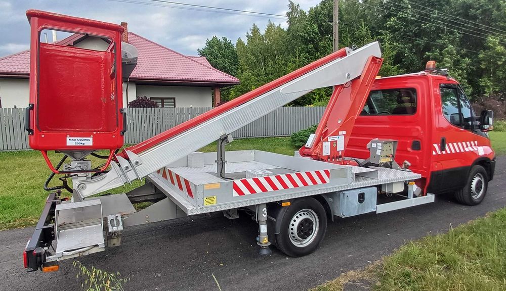 Iveco daily , zwyżka podnośnik koszowy multitel alu 160 ds , gsr isoli