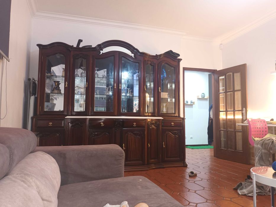 Móvel de sala cristaleira