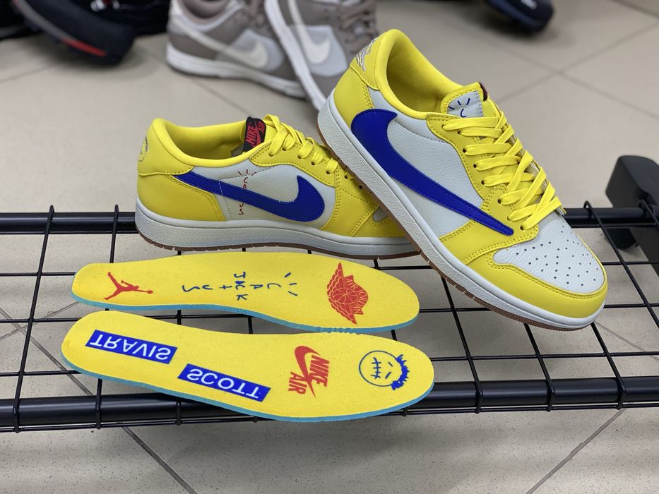 Кросівки Nike Air Jordan 1 Retro Low X Travis Scott