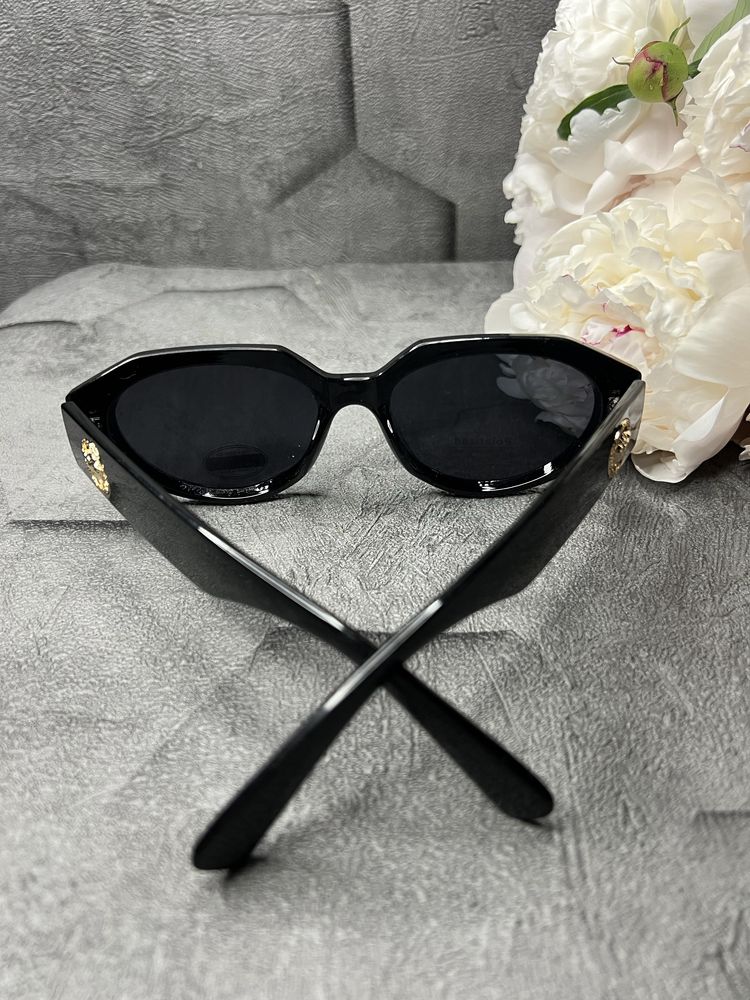 Солнцезащитные женские очки Versace