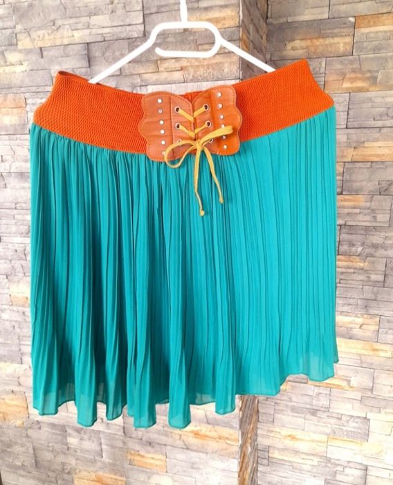 Plisowana spódniczka