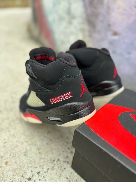 Кросівки чоловічі Nike Air Jordan 5 Off Noir Gore-tex 38-45розмір
