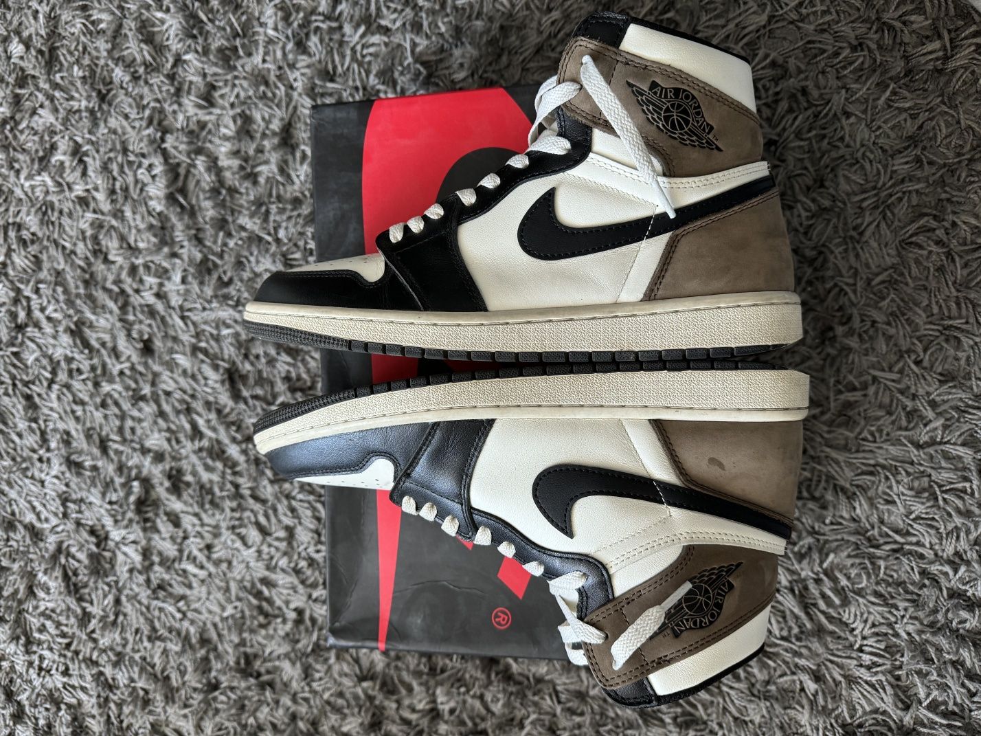 Jordan 1 Retro High Dark Mocha