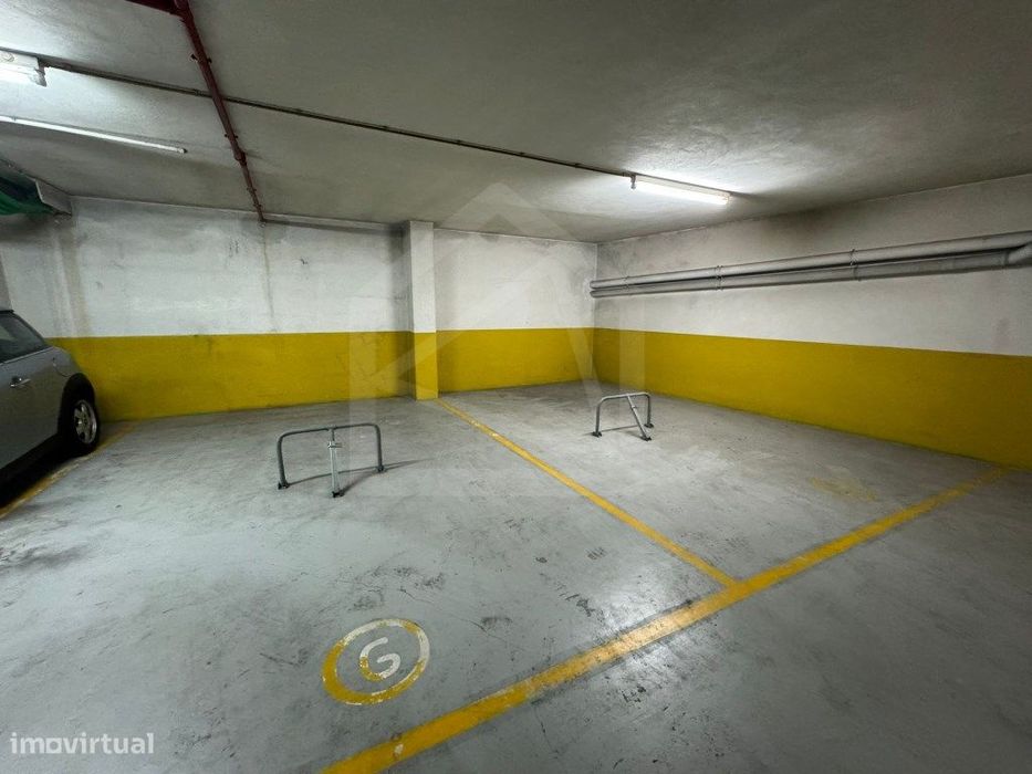 Lugares de garagem no centro de São João da Madeira