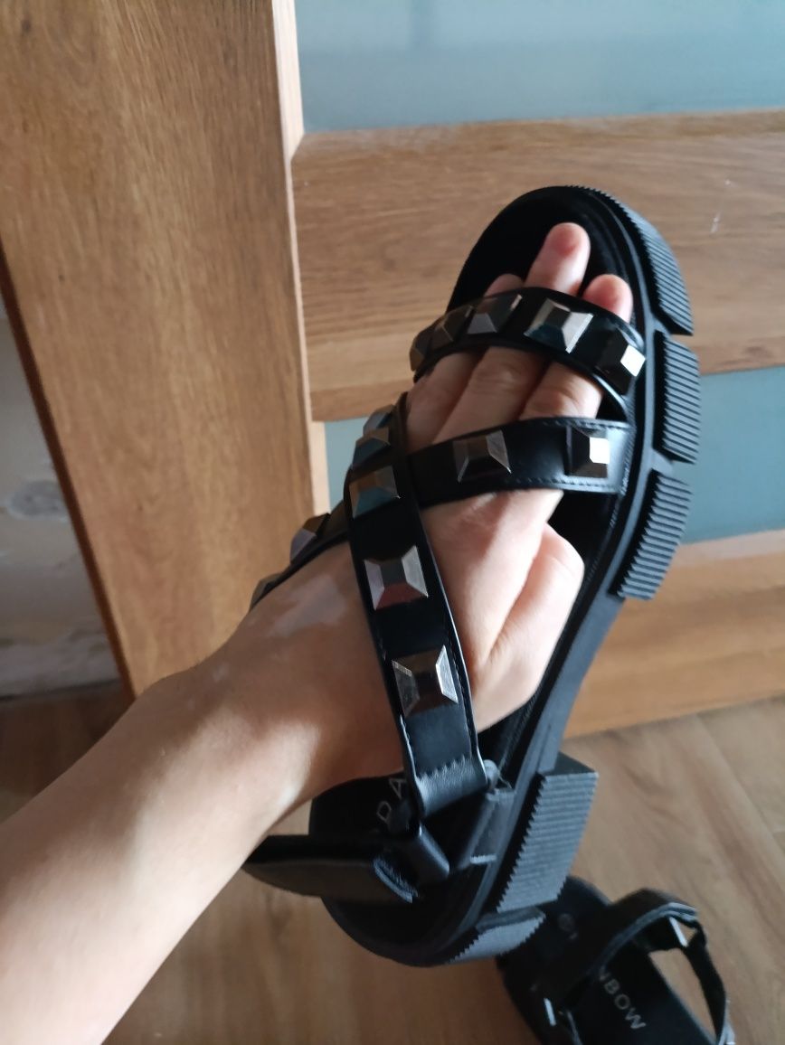 Nowe sandały damskie 39