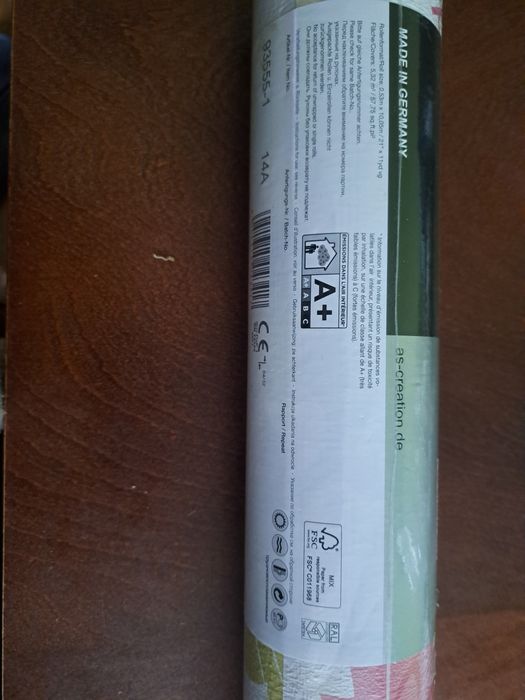 Tapeta papierowa w jeże.