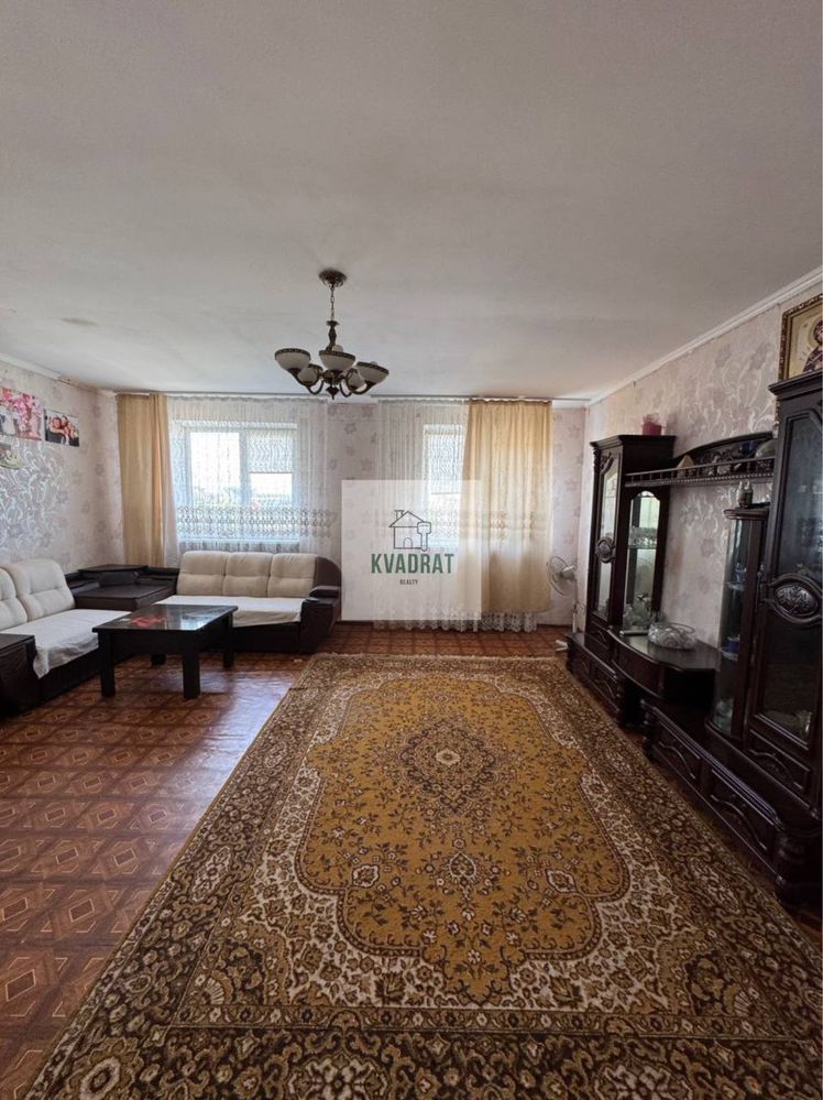Продам 5-ти кімнатну квартиру 160 м.кв. у центрі міста