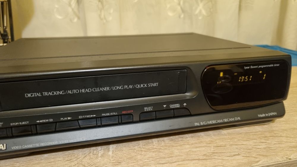 Magnetowid Funai z pilotem