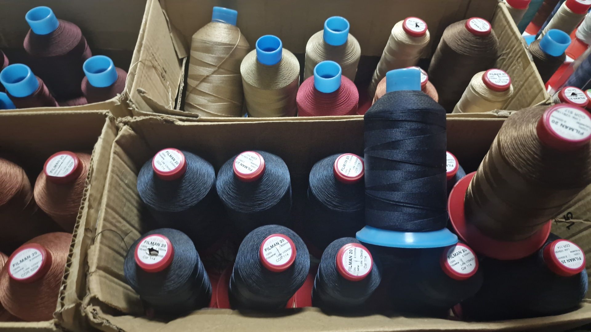 Linha para estofos