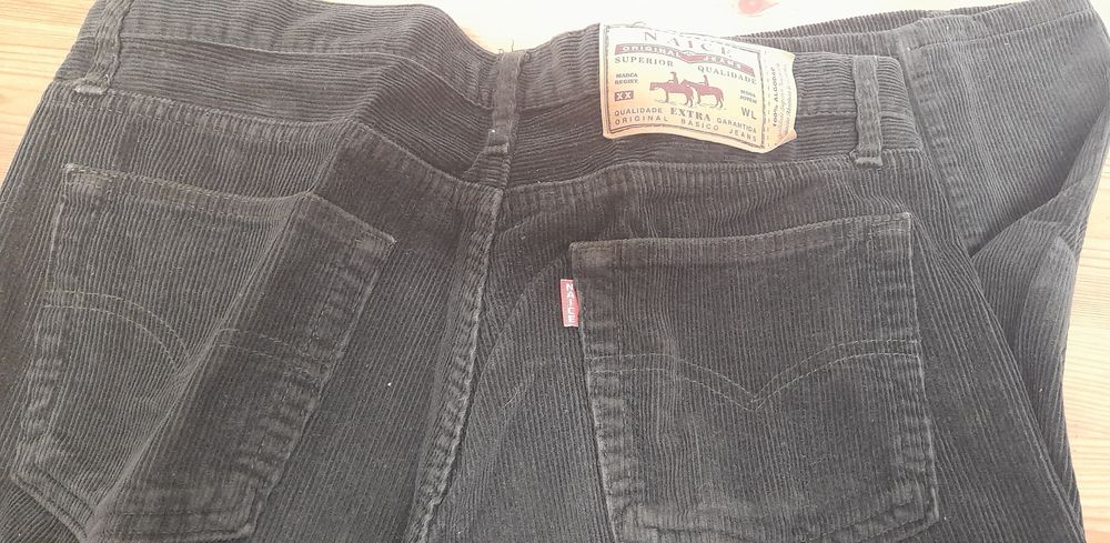 Calças de bombazine