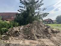 Oddam gruz po rozbiórce stodoły, ok. Żmigrodu
