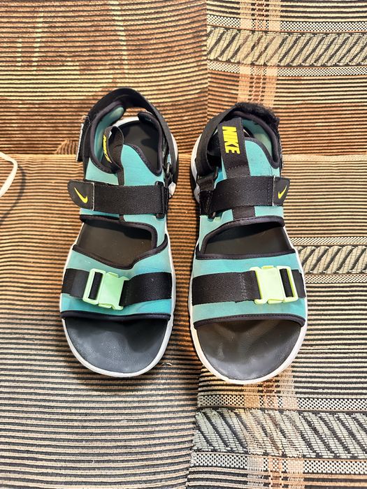 Продам сандали найк