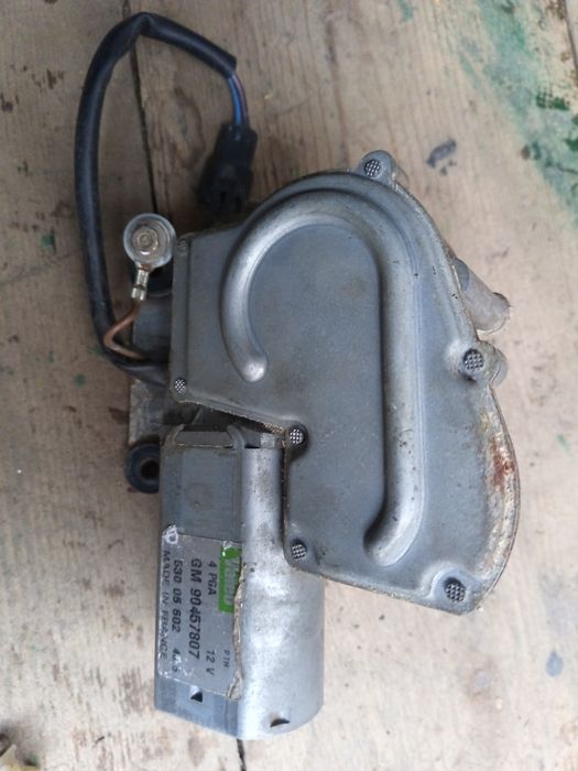 Моторчик склоочисника,моторчикі центральних замків.