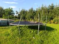 Duża trampolina ogrodowa