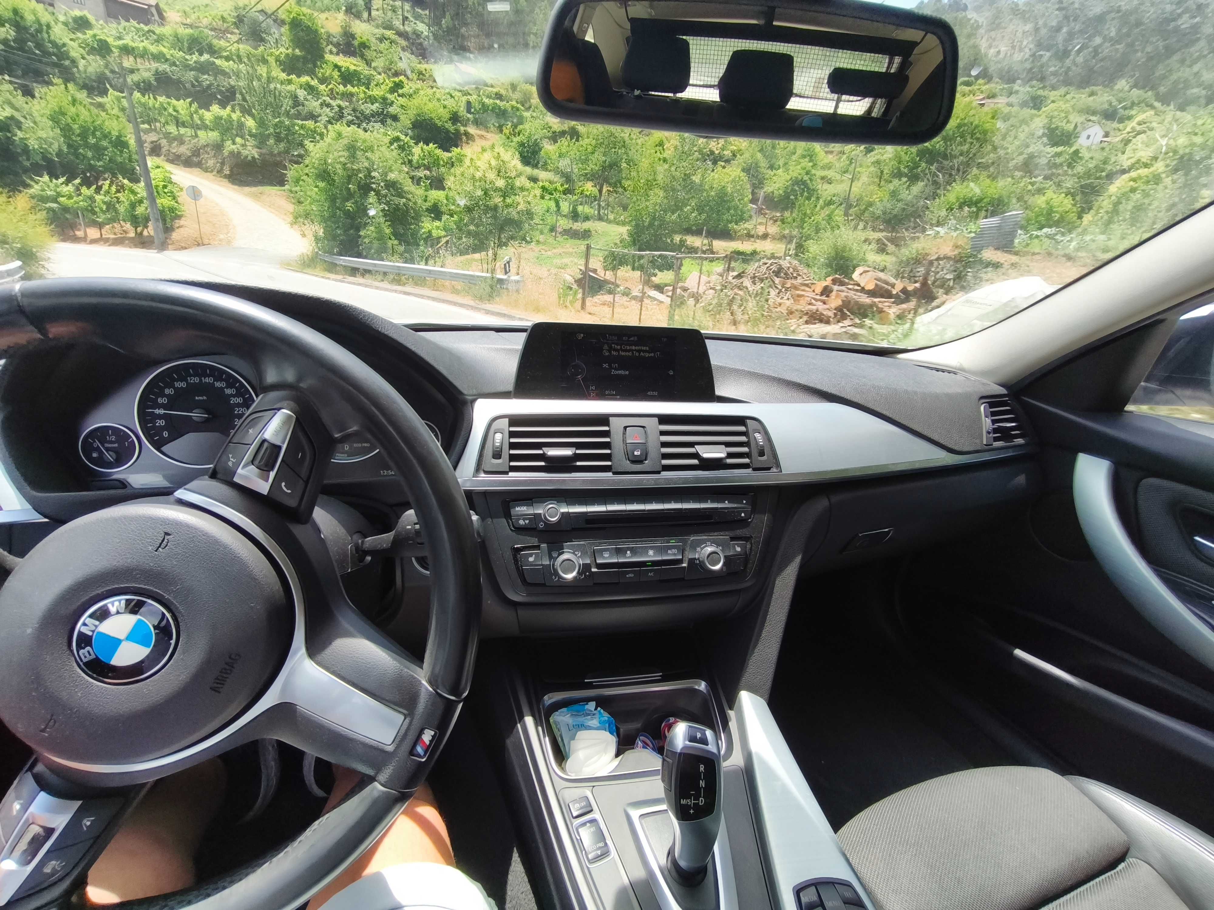 BMW 320 Diesel - Automática