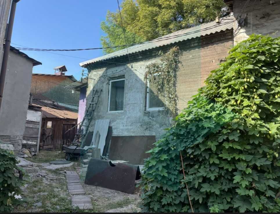 Продам часть дома с отдельным входом ул. Тесная р-н пр. Нигояна