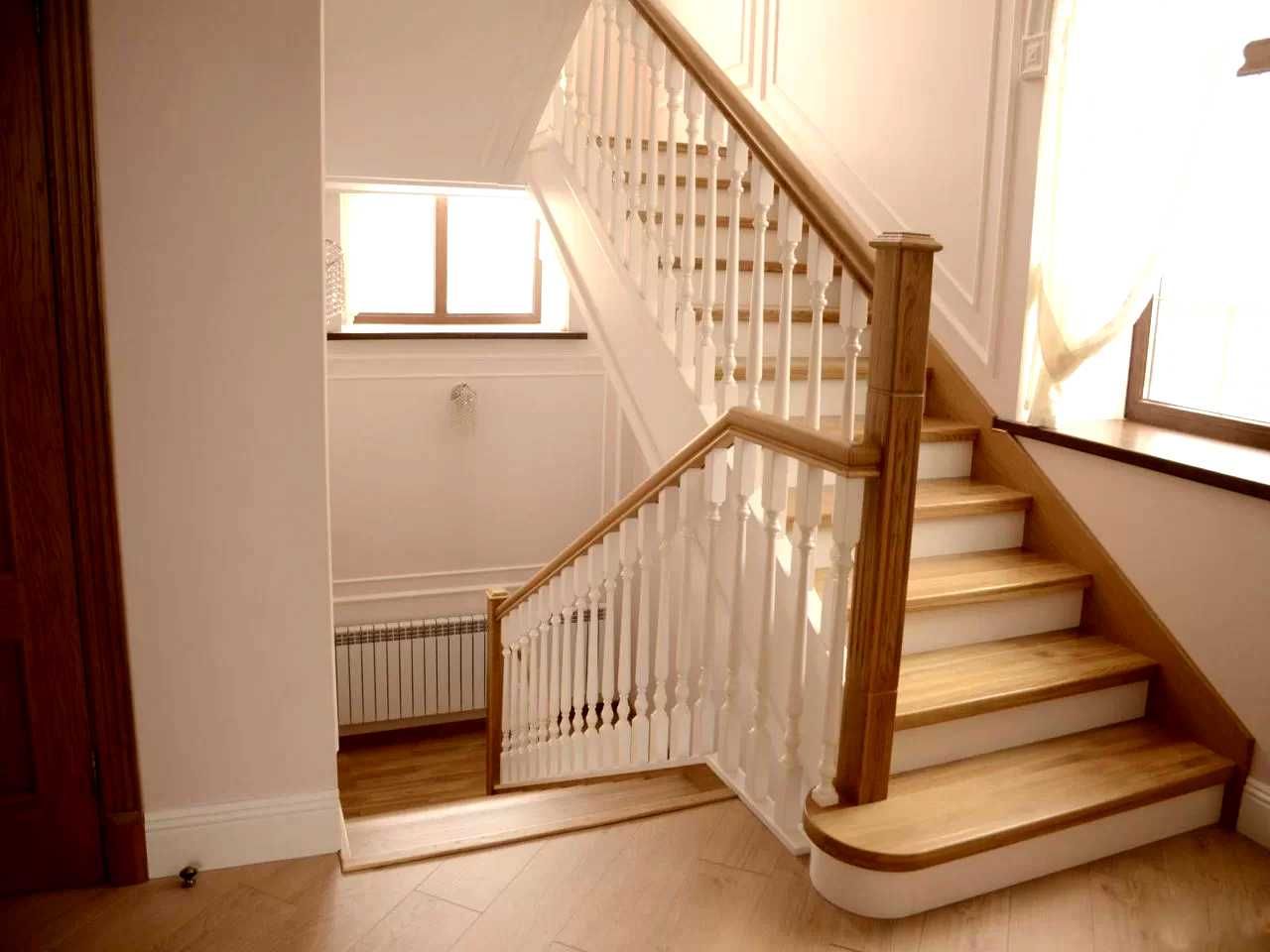 Отделка Обшивка Облицовка лестниц Лестница на второй этаж