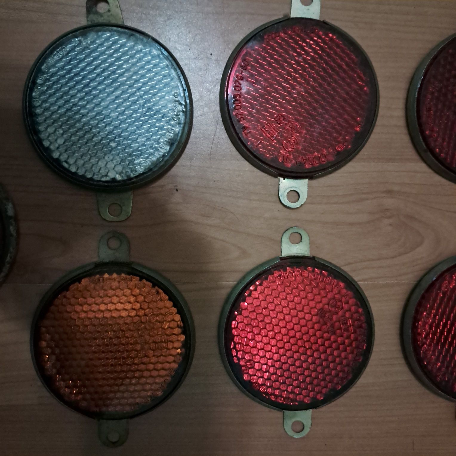 Світловідбивачі(катафоти) круглі ФП310 (червоний),ФП315(білий),ФП316